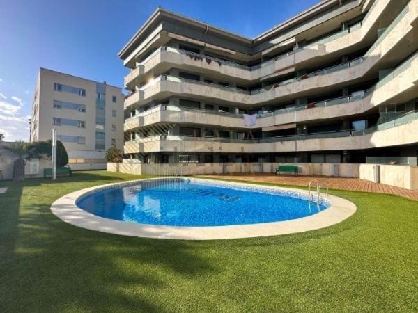 Hermoso Piso En Un Paso De La Playa De Fenals Con Terraza Holiday home