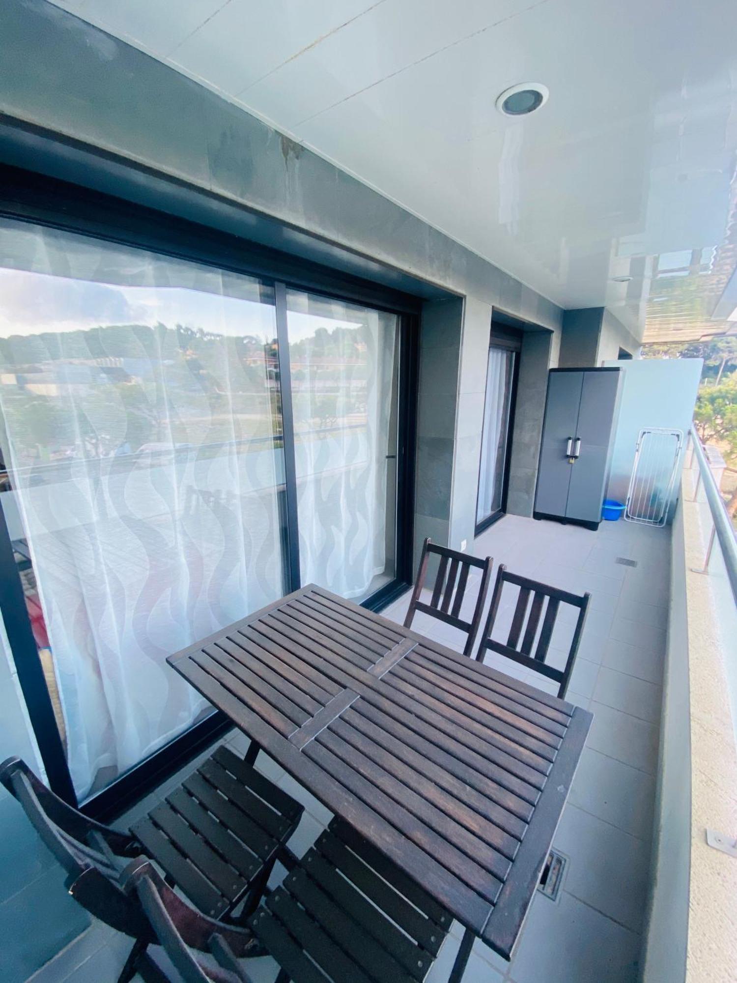 Hermoso Piso En Un Paso De La Playa De Fenals Con Terraza Hébergement de vacances *